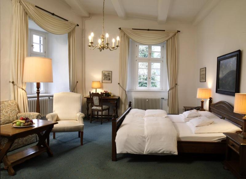 Hotel Und Restaurant Burg Schnellenberg Attendorn Esterno foto