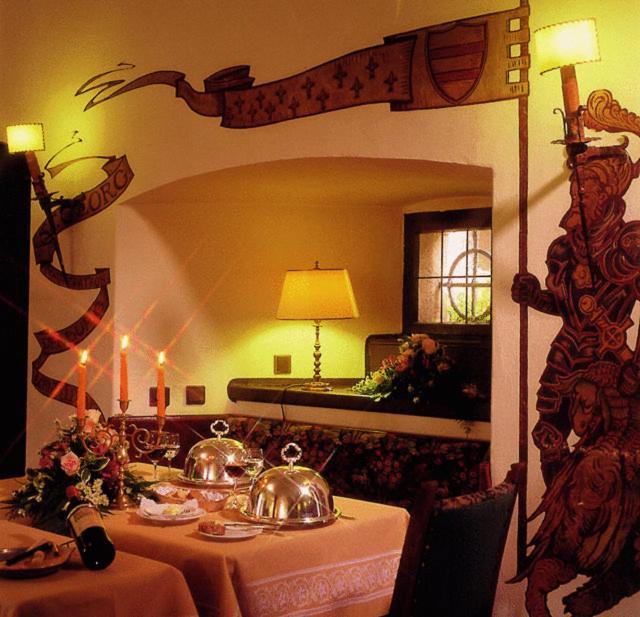 Hotel Und Restaurant Burg Schnellenberg Attendorn Esterno foto