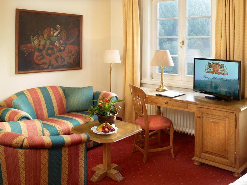 Hotel Und Restaurant Burg Schnellenberg Attendorn Esterno foto
