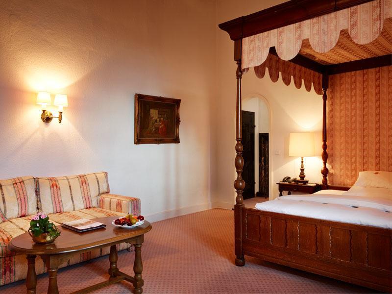 Hotel Und Restaurant Burg Schnellenberg Attendorn Esterno foto