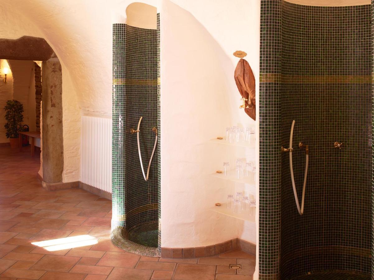 Hotel Und Restaurant Burg Schnellenberg Attendorn Esterno foto