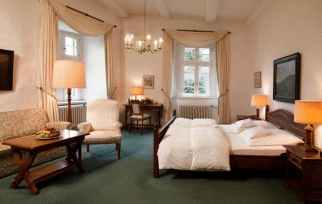 Hotel Und Restaurant Burg Schnellenberg Attendorn Esterno foto