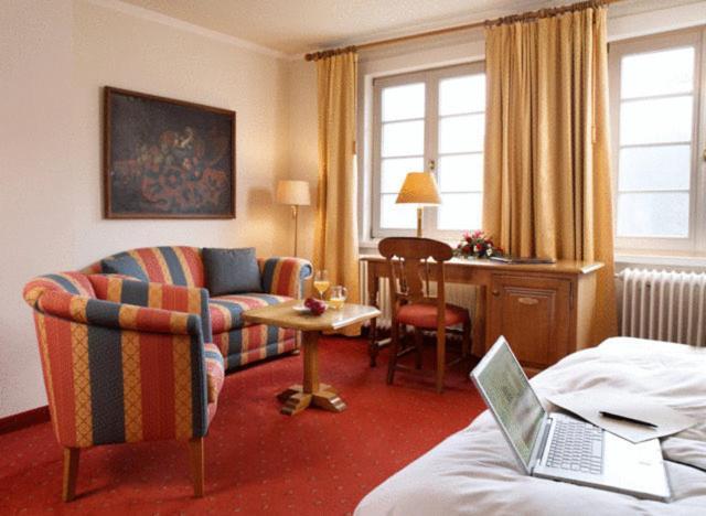 Hotel Und Restaurant Burg Schnellenberg Attendorn Esterno foto