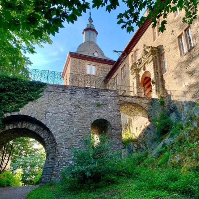 Hotel Und Restaurant Burg Schnellenberg Attendorn Esterno foto