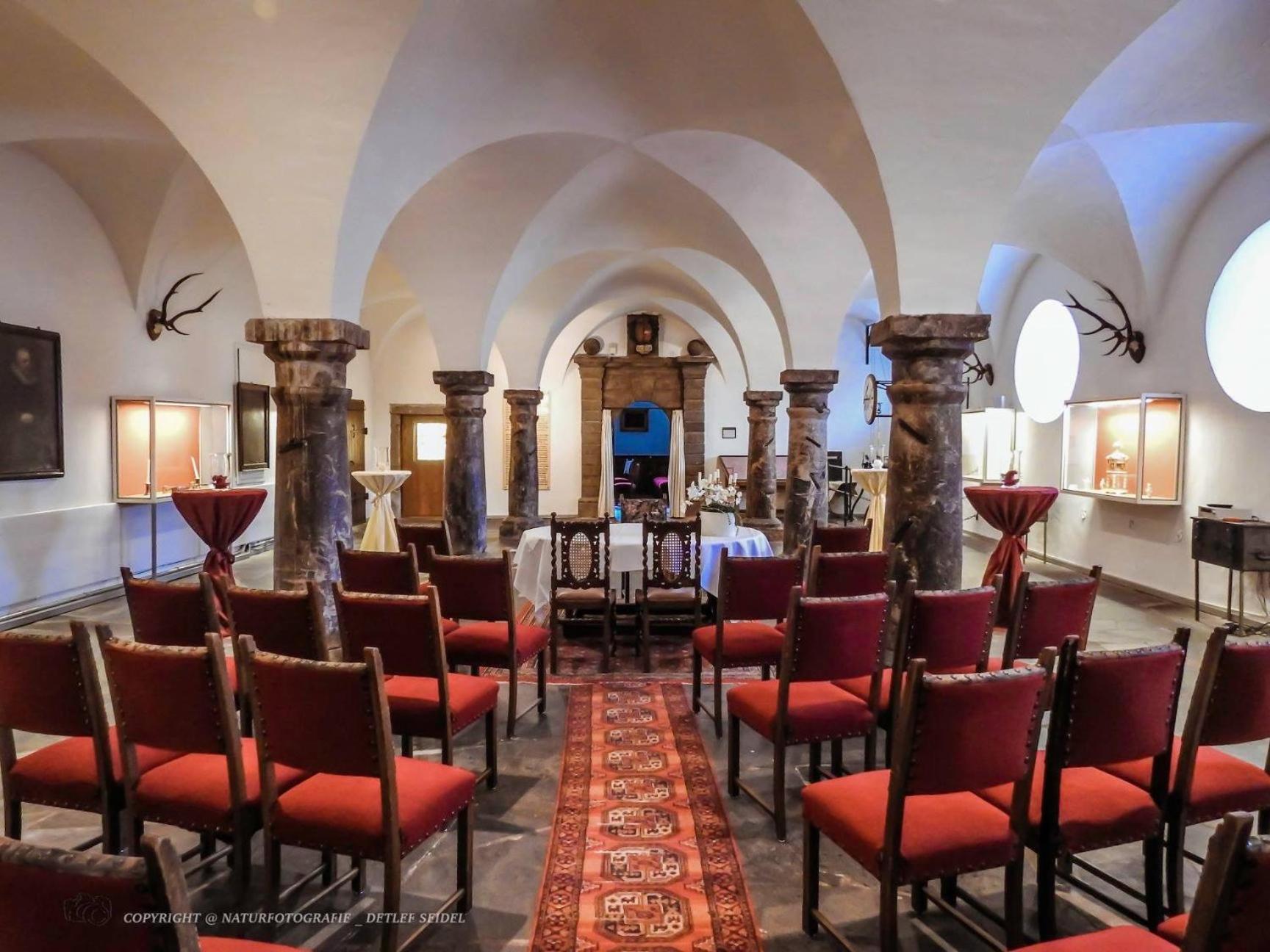 Hotel Und Restaurant Burg Schnellenberg Attendorn Esterno foto
